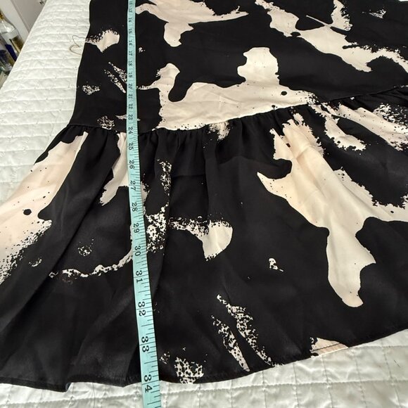 Alexis Black & Cream Abstract Print Tiered Long Sleeve Dress M - Picture 9 of 9